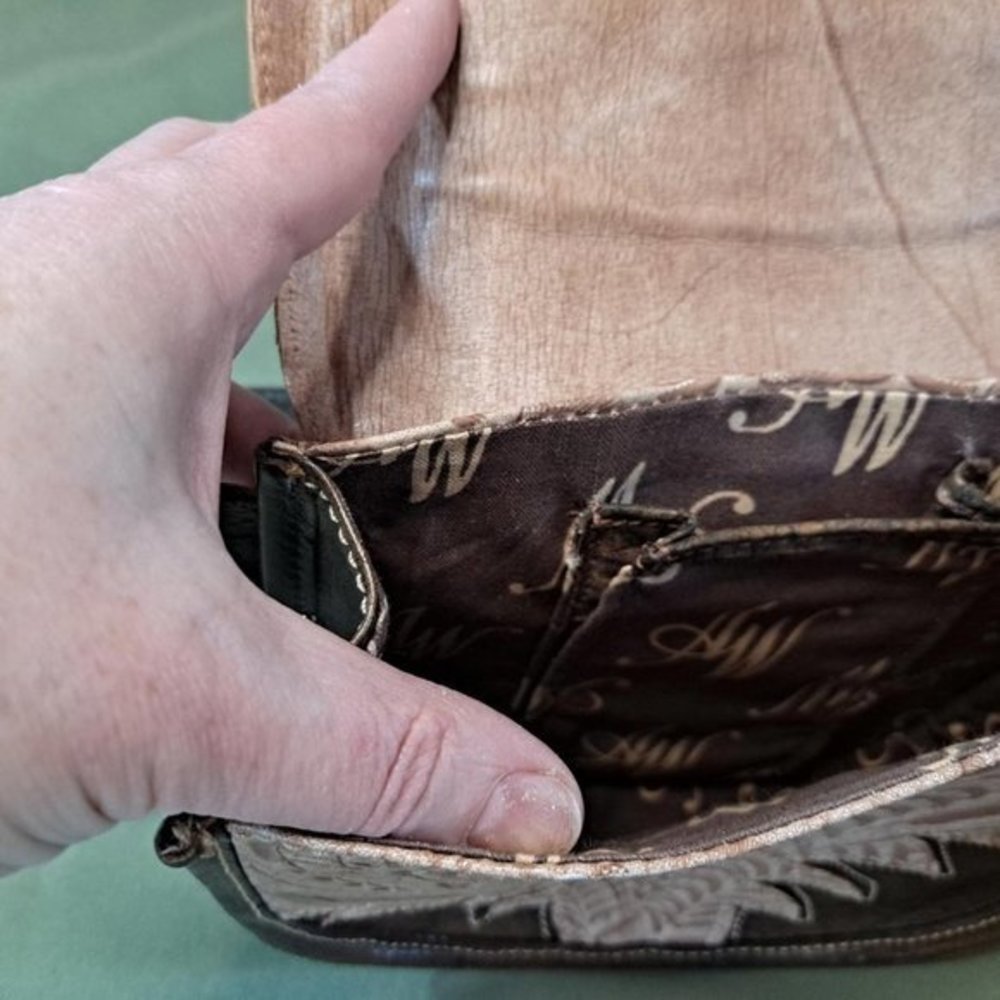 American West Purse with Long‎ Strap - Picture 3 of 12
